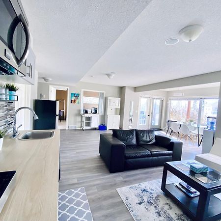 YYC Private, Spacious, & Bright Home מראה חיצוני תמונה