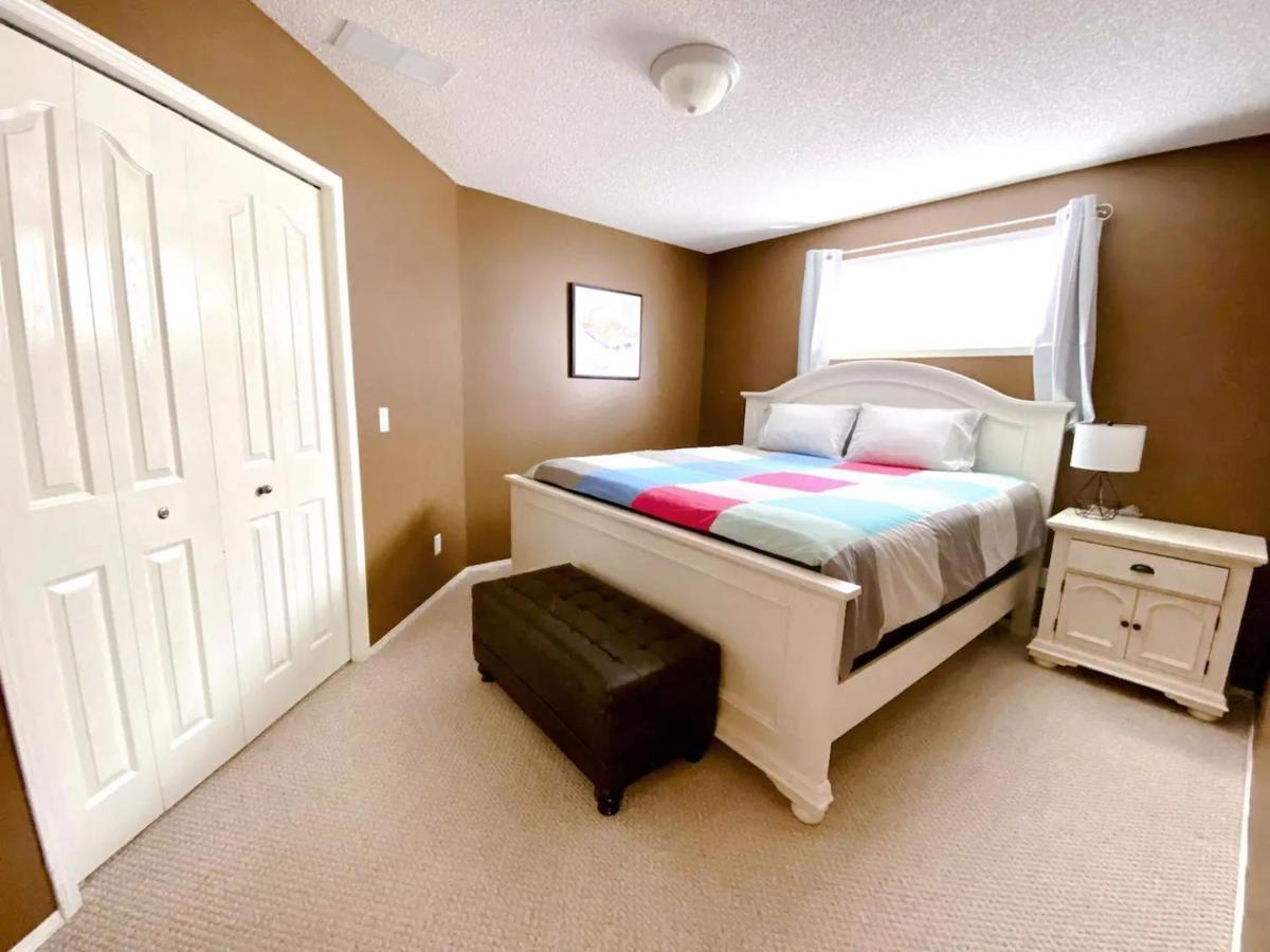 YYC Private, Spacious, & Bright Home מראה חיצוני תמונה